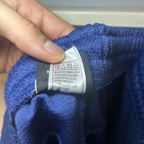 Tapout Men's Navy and Red Athletic Shorts - Picture 8 of 9